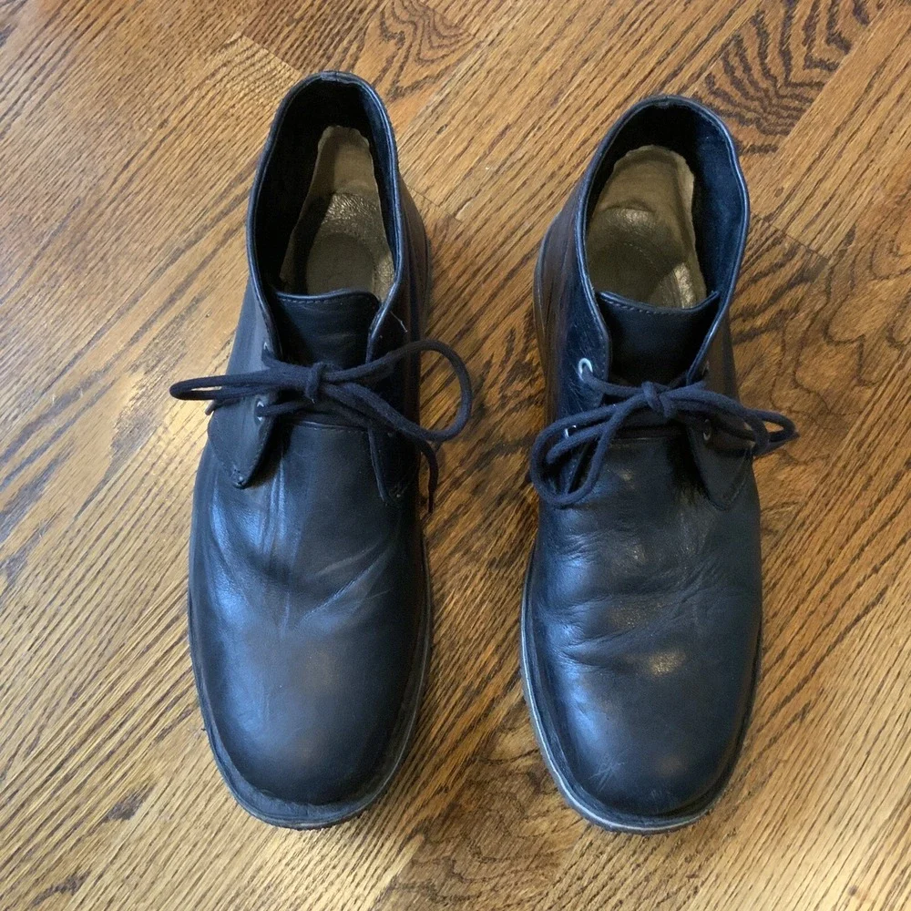 UGG Leighton Mens Size 11 Black Crinkled‎ Leather Chukka Ankle Boots Shoes